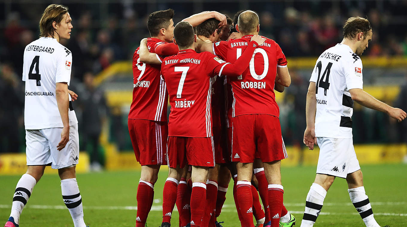 FC Bayern go 13 points clear at the top of the table.  © 2017 Getty Images