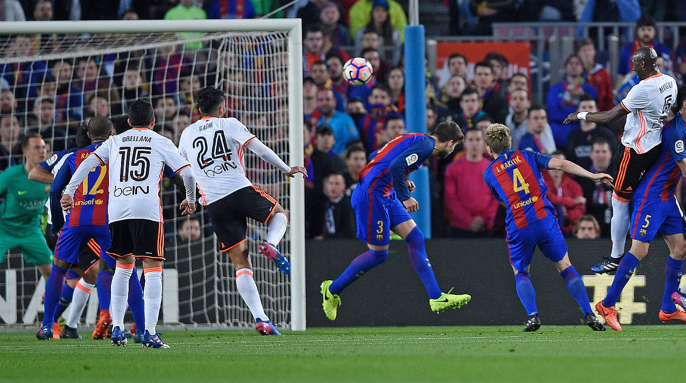 Barcelona siegt dank Lionel Messi gegen Valencia: Torhüter Marc-André ter Stegen (l.)  © Getty Images