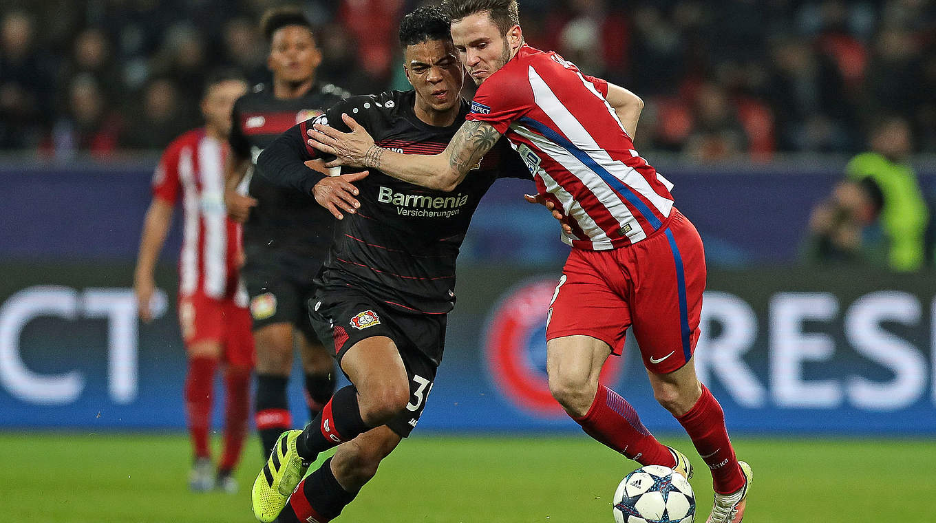 Mit Bayer Leverkusen in der Champions League: Henrichs gegen Atletico mit Niguez (r.) © 2017 Getty Images