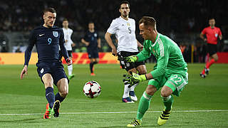 Führt den Weltmeister ohne Gegentor zum Rekord: Marc-André ter Stegen (r.) © 2017 Getty Images