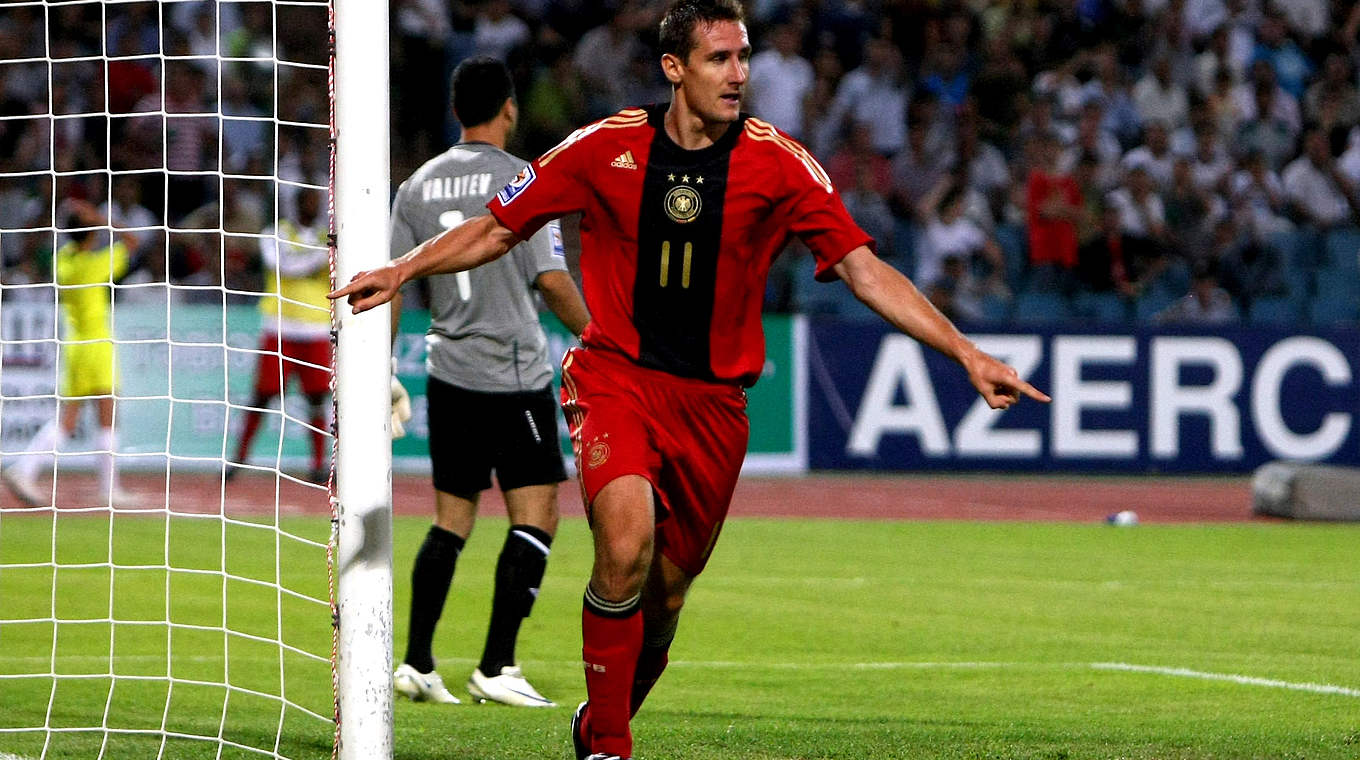 Rekordtorschütze auch gegen Aserbaidschan: Fünf Klose-Treffer in direkten Duellen © 2009 Getty Images