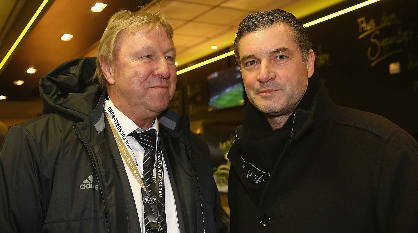 DFB-Sportdirektor Horst Hrubesch (l.) und Michael Zorc © 2017 Getty Images