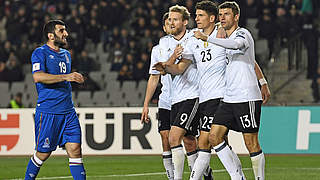 Torschützen beim Jubeln unter sich: Thomas Müller, Mario Gomez, André Schürrle (v.r.) © AFP/Getty Images