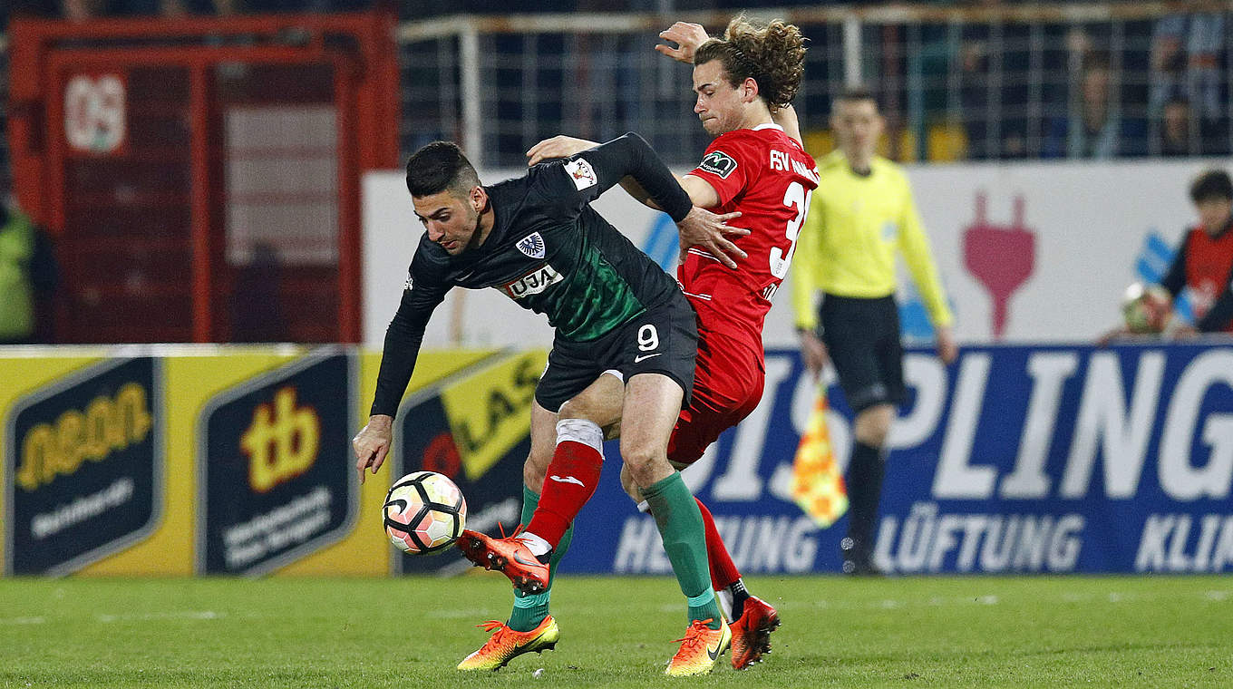 Fällt mit einer Sprunggelenksverletzung vorerst aus: Münsters Mirkan Aydin (l.) © 2017 Getty Images