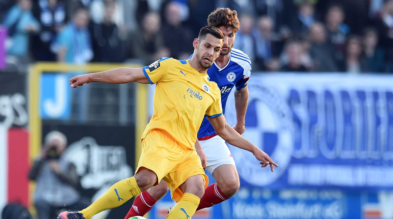 Remis im Nachholspiel: Lotte mit Luka Tankulic (v.) und Kiel mit Niklas Hoheneder © imago/osnapix