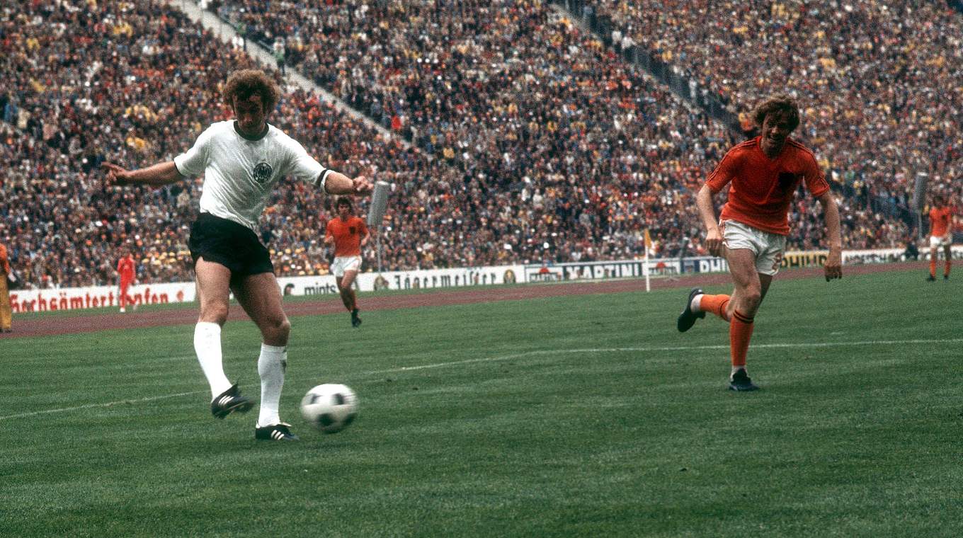 WM Finale 1974 li Rainer Bonhof BR Deutschland © imago
