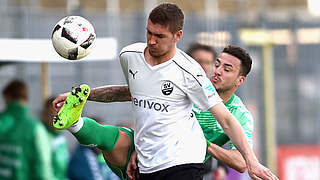 Für zwei Spiele gesperrt: Damian Roßbach (l.) vom SV Sandhausen © 2017 Getty Images