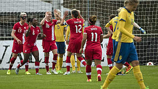 Women Football Sweden CanadaKanada 13 Sophie Schmidt Kanada 6 Deanne Rose Kanada 12 Christine Sinc © imago/All Over Press Sweden