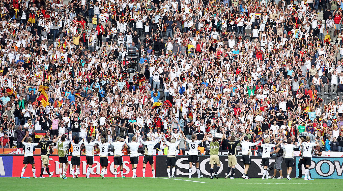 Rekordspiel in Berlin: 73.680 Zuschauer verfolgen das WM-Auftaktspiel 2011 © 2016 Getty Images