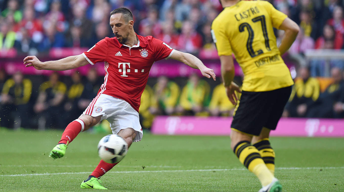 Eröffnet den Torreigen in der Allianz Arena: Franck Ribéry (l.) trifft zur Münchner Führung © AFP/Getty Images