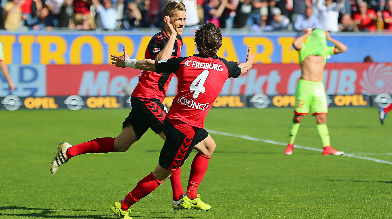 Trifft zum 18. Mal als Joker in der Bundesliga: Freiburgs Nils Petersen (l.) © 2017 Getty Images