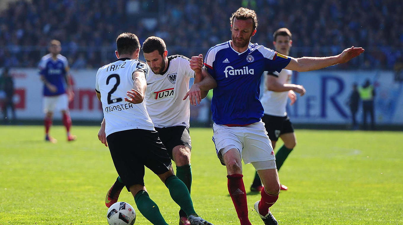 Ohne Tore auf Platz zwei: Kiel klettert durch das 0:0 gegen Münster in der Tabelle © imago/objectivo