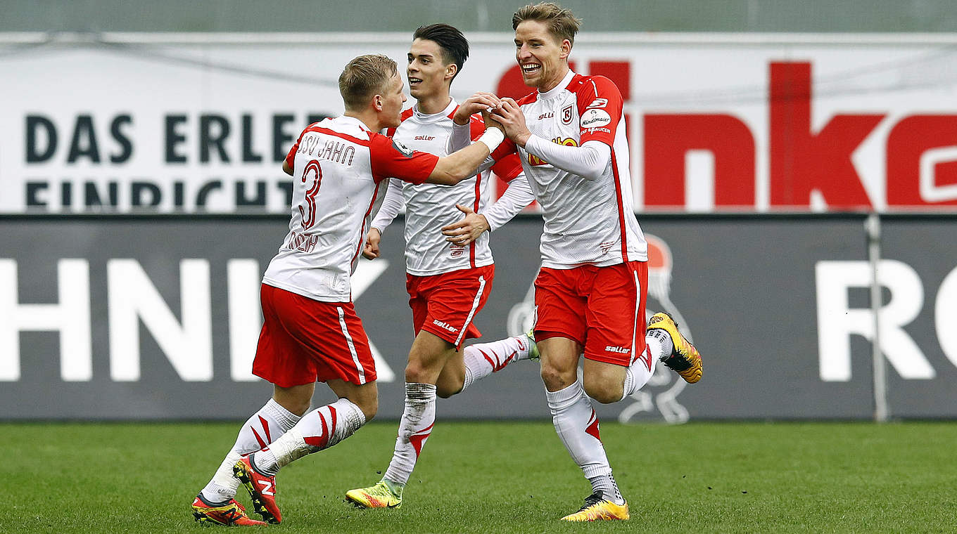 SC Paderborn v Jahn Regensburg - 3. Liga © 2017 Getty Images