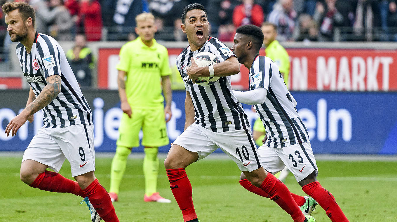 Frankfurter Aufholjagd: Fabian trifft zum 1:1, am Ende steht's 3:1 gegen Augsburg © 2017 Getty Images