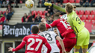 Viel Kampf, keine Tore im Steigerwaldstadion: Erfurt und Münster trennen sich 0:0 © imago/Jacob Schröter