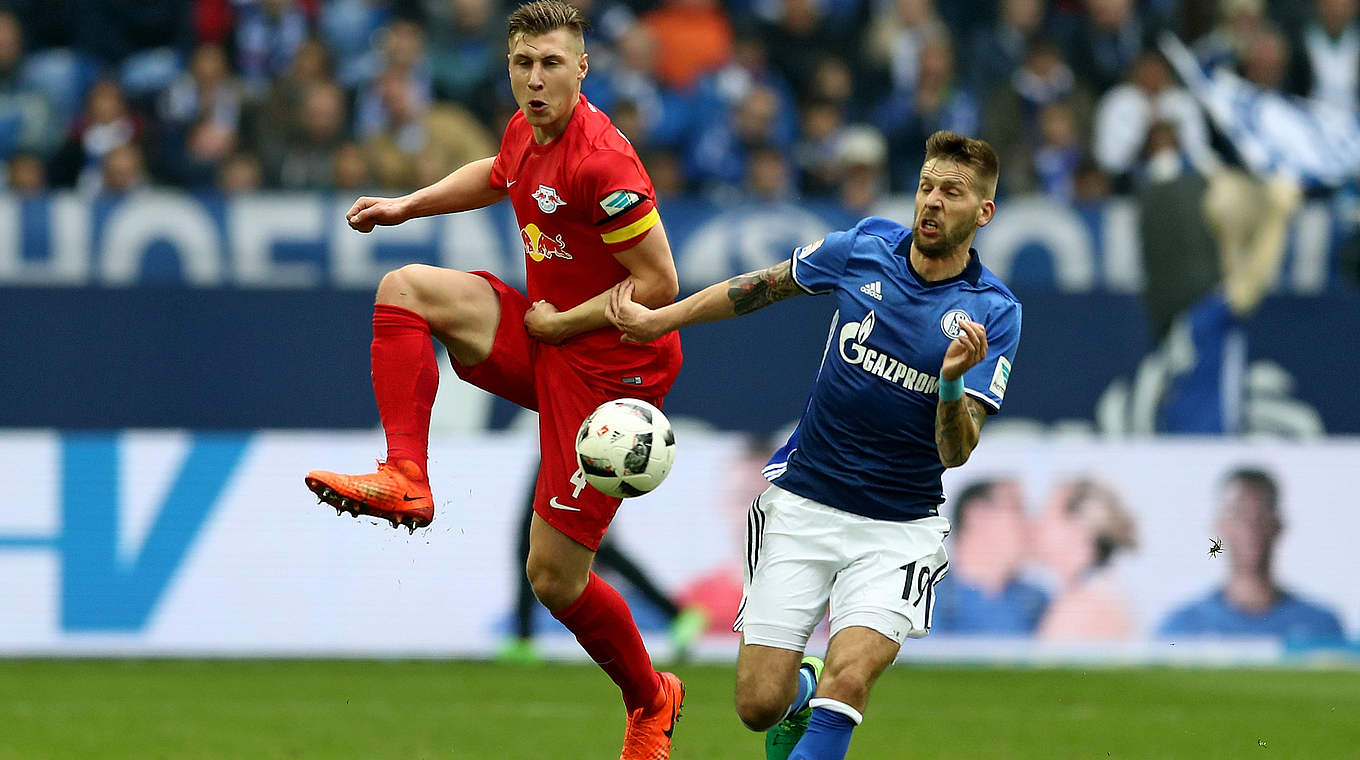 Willi Orban against Schalke's Guido Burgstaller. © 2017 Getty Images