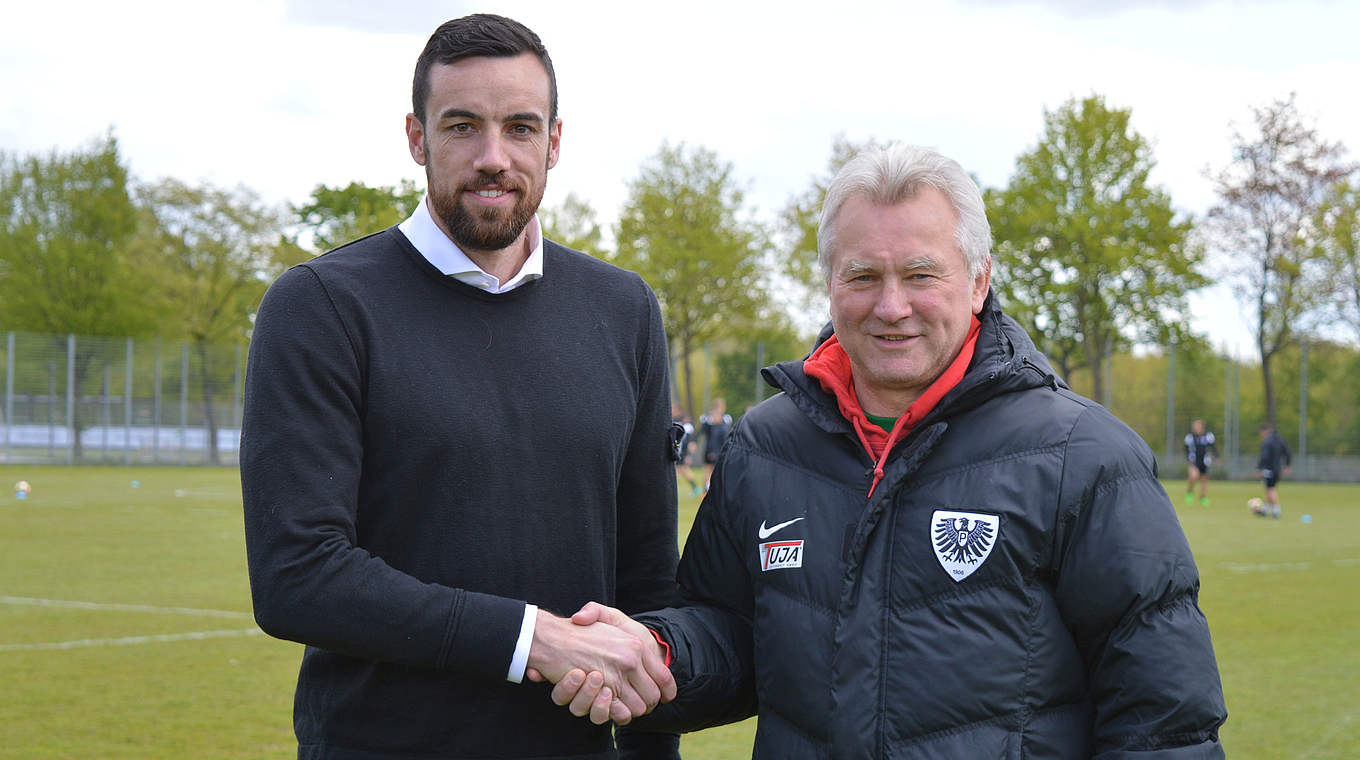 Verlängert bei Preußen Münster  bis zum 30. Juni 2018: Trainer Benno Möhlmann (r.) © SC Preußen Münster