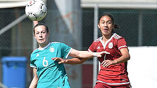 Niederlage vom Elfmeterpunkt: Lina Jubel (l.) und die deutschen U 16-Juniorinnen © 2017 Getty Images