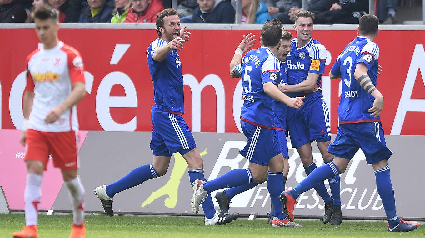 Jahn Regensburg v Holstein Kiel - 3. Liga © 2017 Getty Images