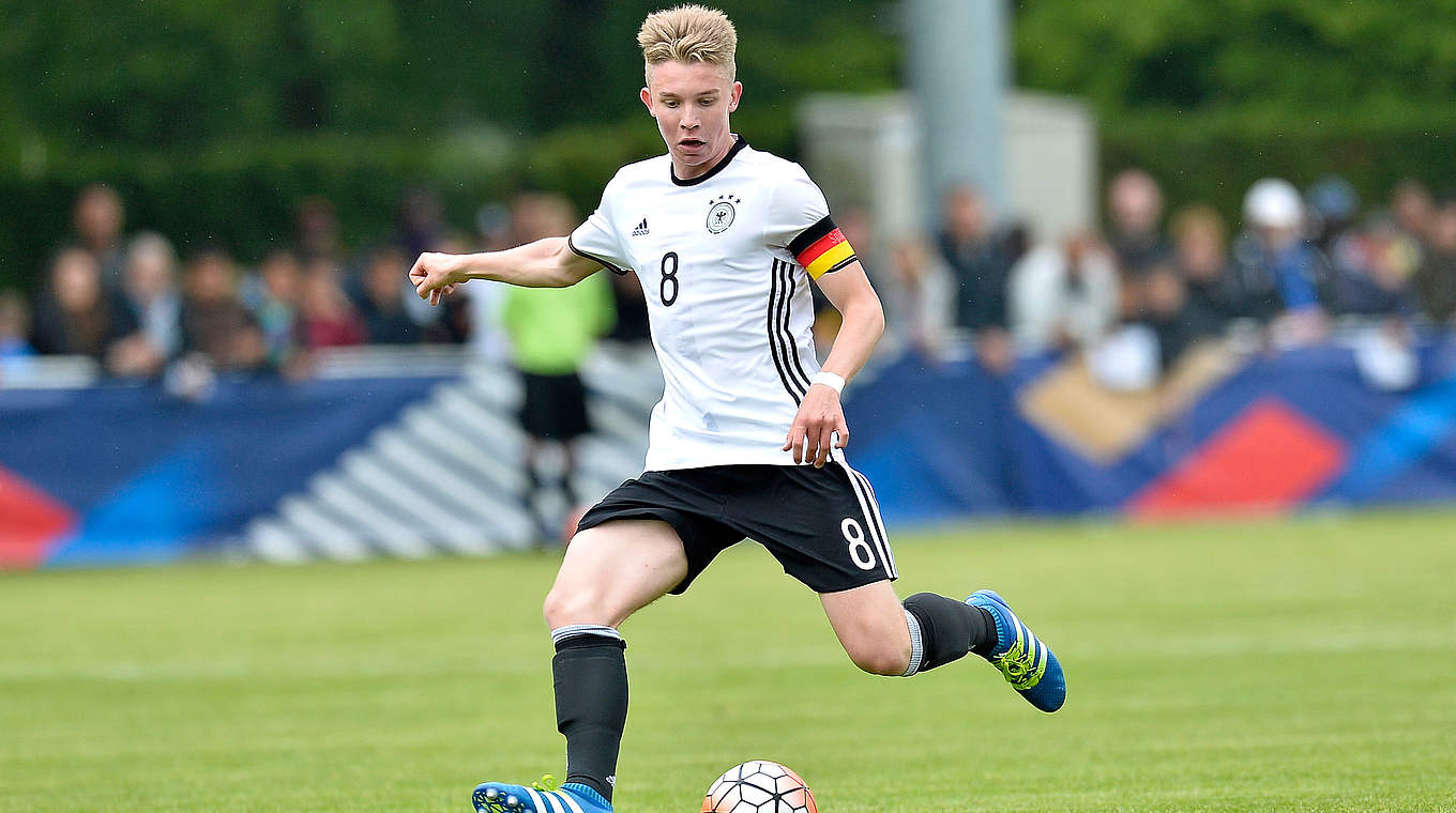 U 17-Kapitän Erik Majetschak: "Das Mannschaftsgefüge beim DFB ist überragend" © 2016 Getty Images