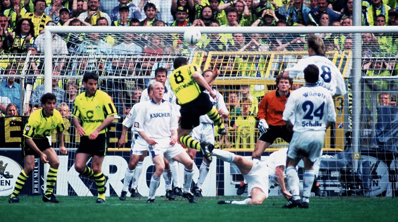 Sieg dank "Susi": Joker Zorc schießt den BVB 1997 zum Derbyerfolg gegen Schalke © Getty Images