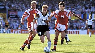 SAMMER Matthias Team Deutschland mit VILFORT Kim UEFA Fussball Europameisterschaften 1992 in Schwed © Imago