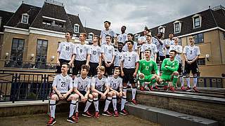 Der Blick geht nach Westen: Die U 15 testet in Wezep doppelt gegen Gastgeber Holland © 2017 Getty Images