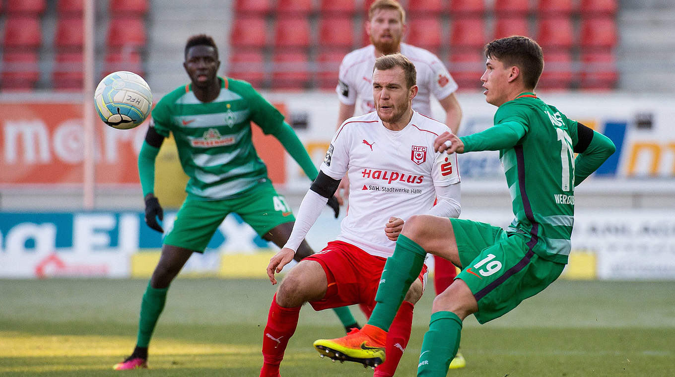 Seit neun Spielen sieglos: Die U 23 von Werder Bremen muss gegen Halle punkten © imago/VIADATA