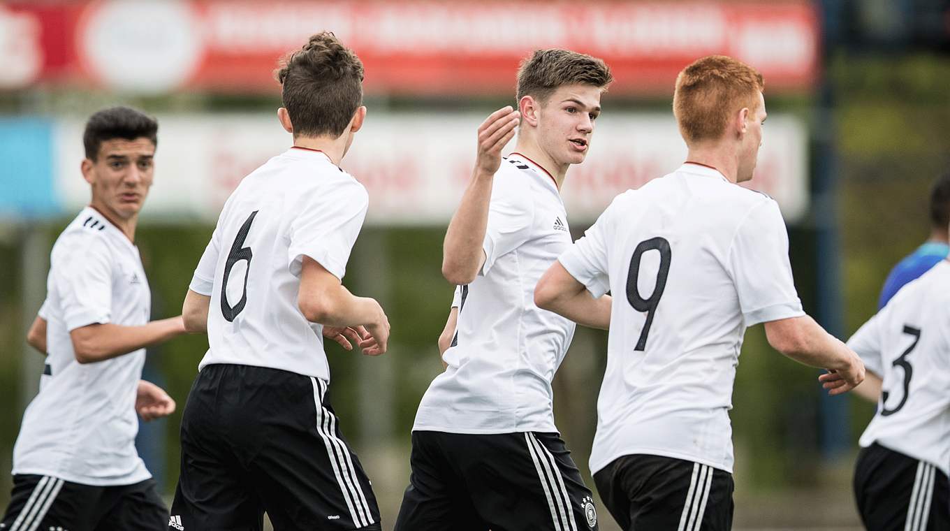 Freude bei der deutschen U 15: David Hummel (9) trifft zum zwischenzeitlichen 1:1 © Getty Images