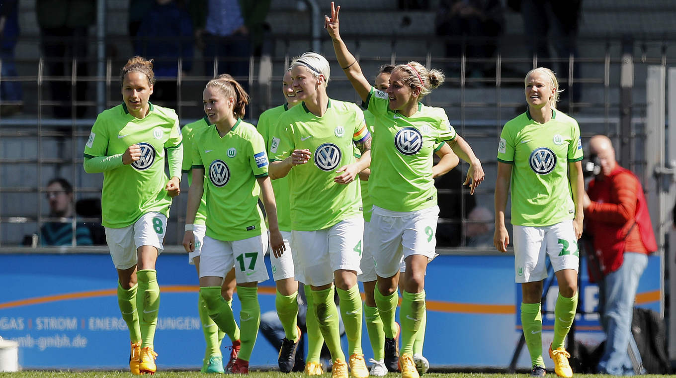 Anna Blässe (2.v.r.) und Wolfsburg siegen in Serie: "Keine Schwäche mehr erlaubt" © 2017 Getty Images