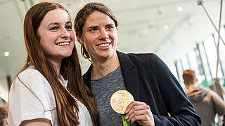 Olympic champion Annike Krahn (r.) will hang up her boots in the summer.  © 