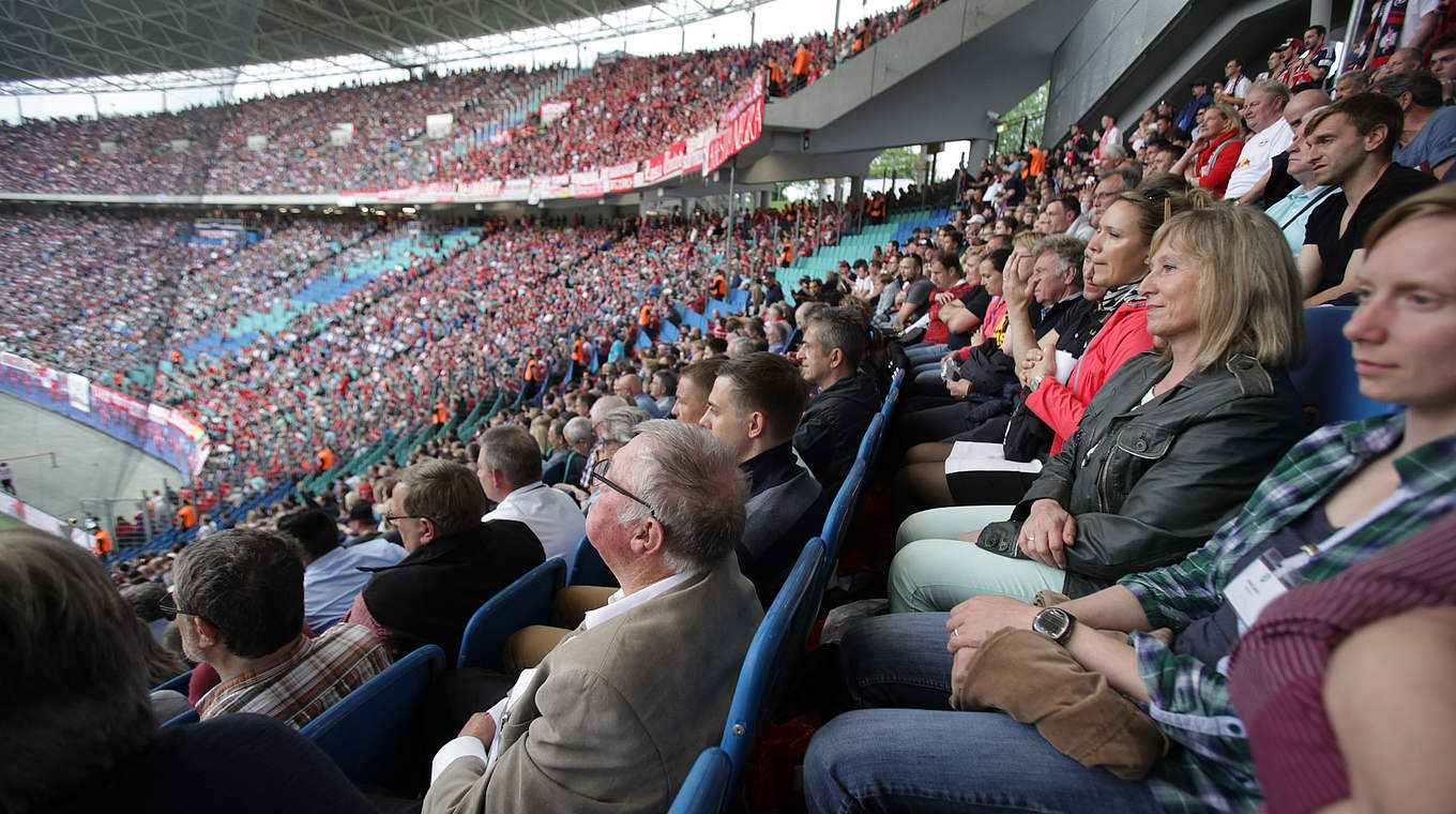 Highlight: Die Preisträger besuchen die Partie zwischen Leipzig und dem FC Bayern © David Bittner