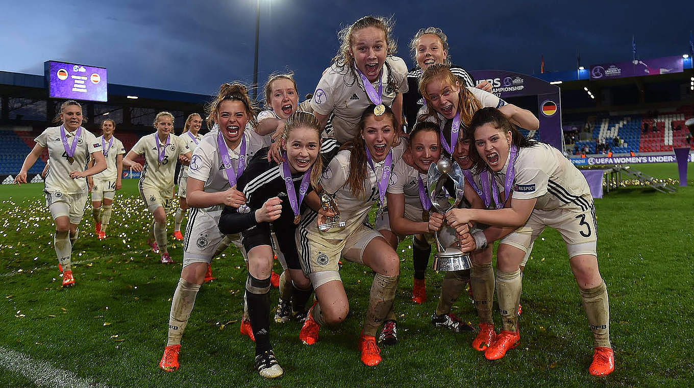 The U17 women beat Spain to win the European Championship. © 
