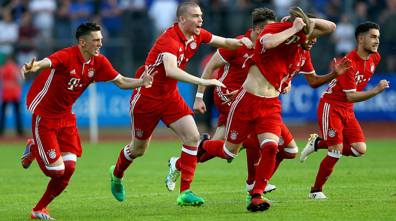 Jubel: Die Bayern schreien ihre Freude heraus.  © Getty Images