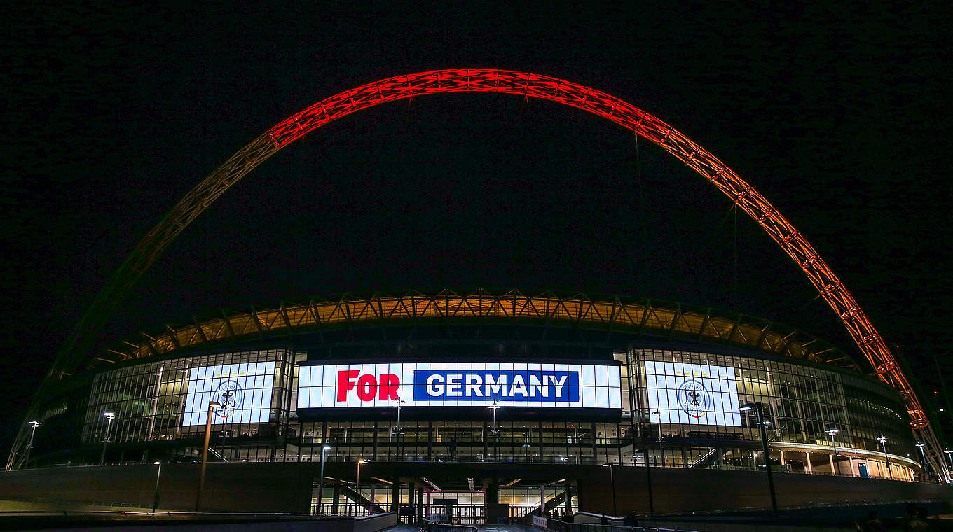 The Wembley arch lit up in Germany colours to commemorate Die Mannschaft's match in 2007 © Jordan Mansfield/jordanphoto.co.uk