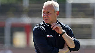 Übernimmt zur neuen Saison den FC Hansa Rostock: Trainer Pavel Dotchev © 2016 Getty Images