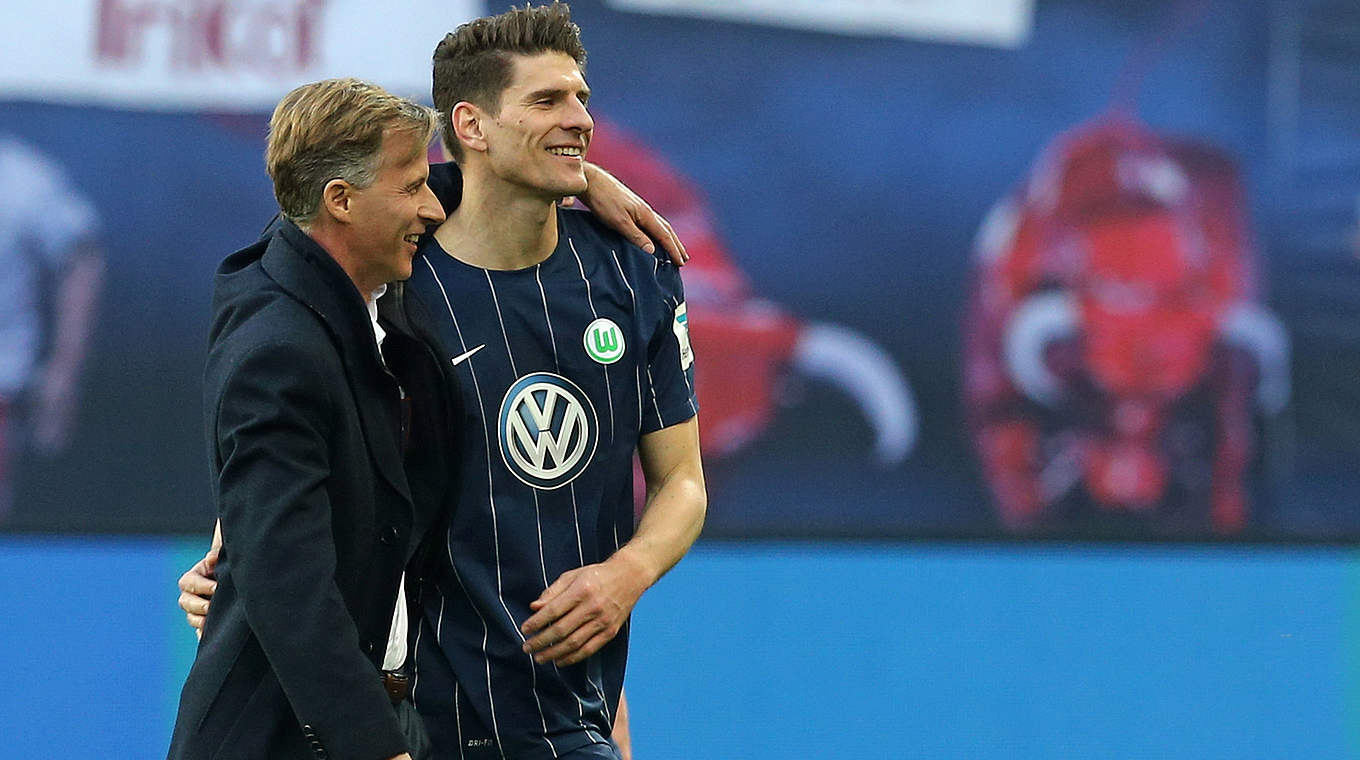Wolfsburger Lebensversicherung: Mario Gomez (r.) hat bereits 16 Saisontore © 2017 Getty Images