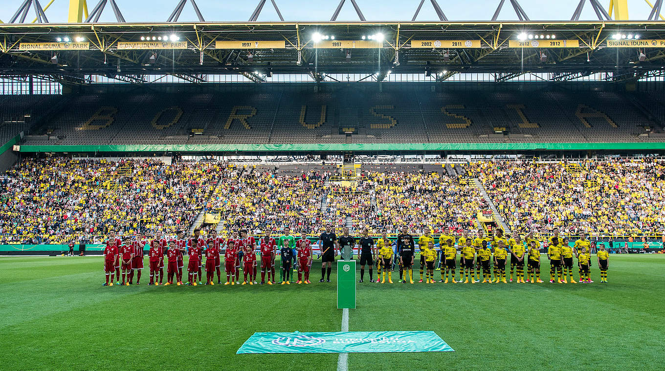 Begegnung: Die U19 der Dortmunder traf im Finale um die Deutsche A-Junioren-Meisterschaft auf den FC Bayern München. © Getty Images