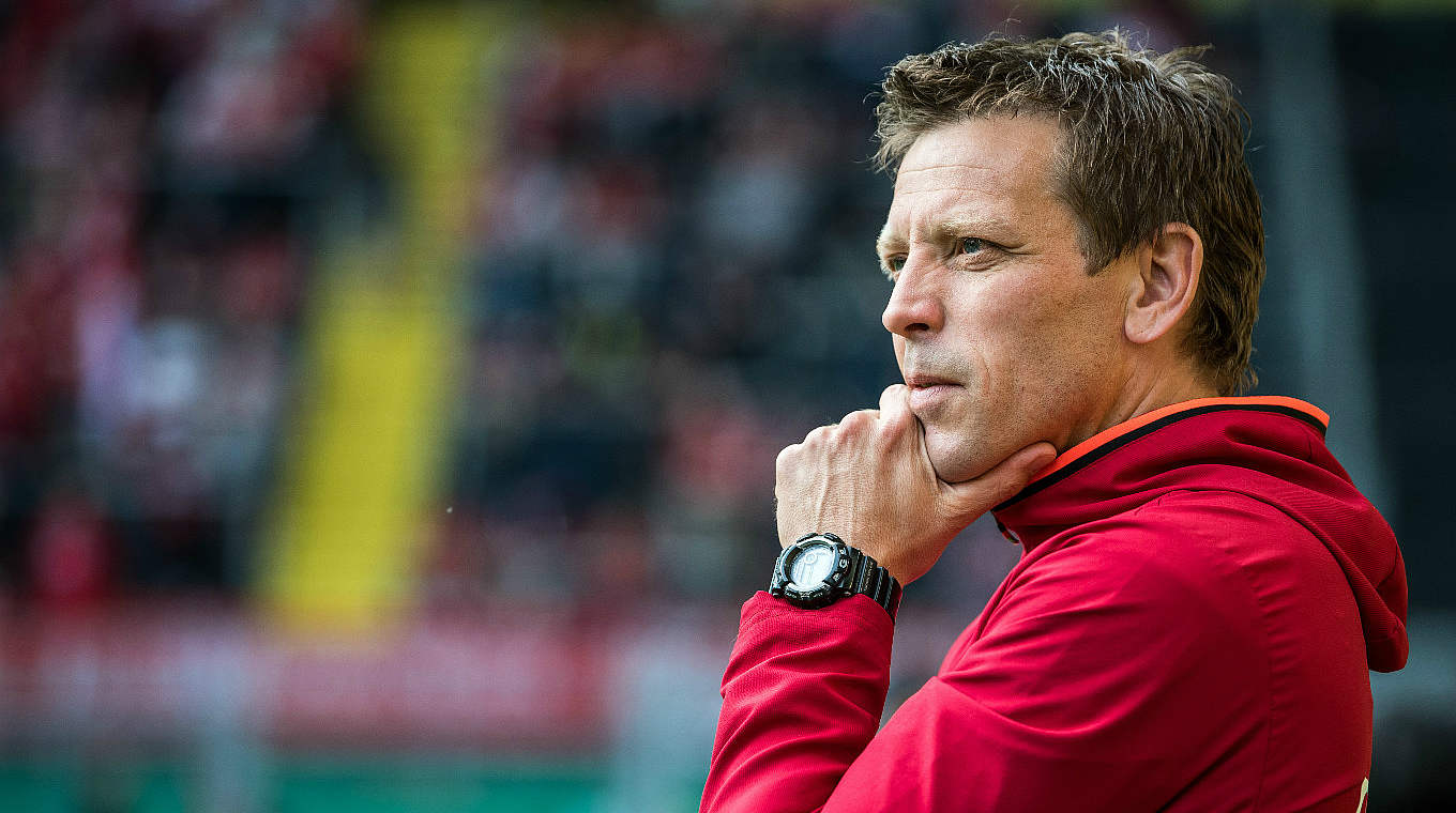 Konzentriert: Bayern-Trainer Holger Seitz sah ein packendes Finale. © Getty Images