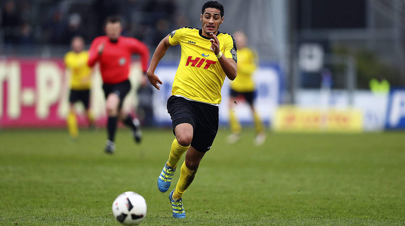 Verlängert seinen Vertrag bei Fortuna Köln: Ofeensivspieler Hamdi Dahmani © 2017 Getty Images