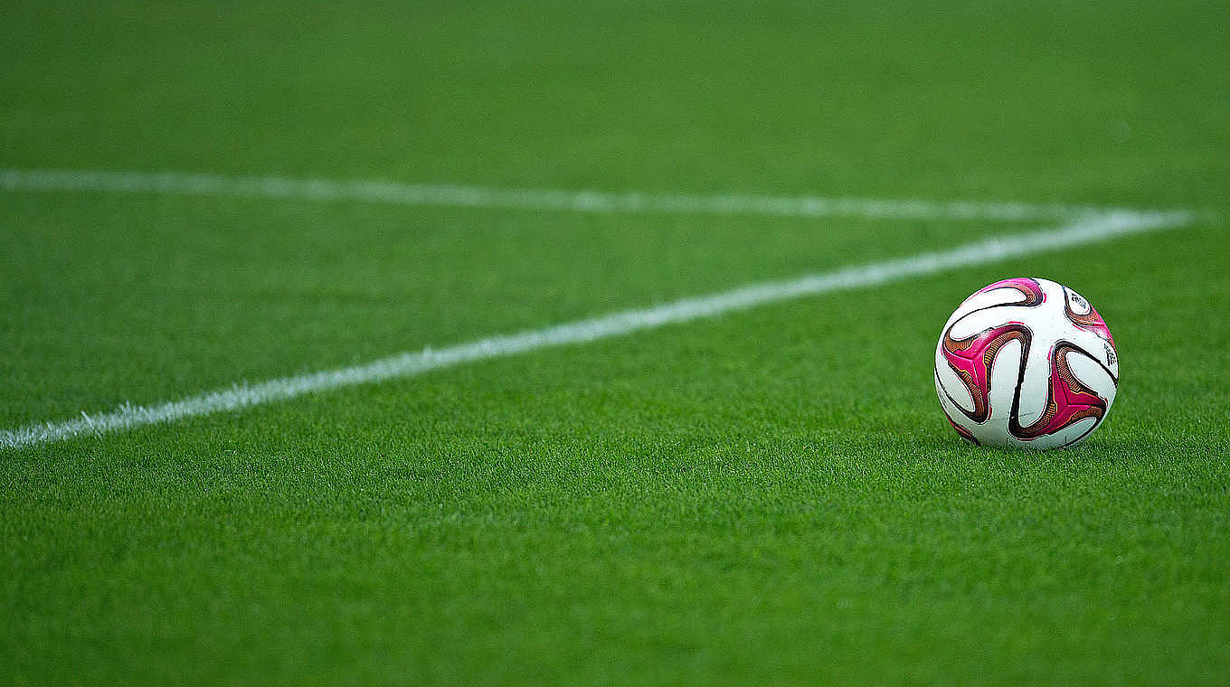 Nachholpartie vom 6. Spieltag: Holstein Kiel empfängt den Chemnitzer FC © 2016 Getty Images