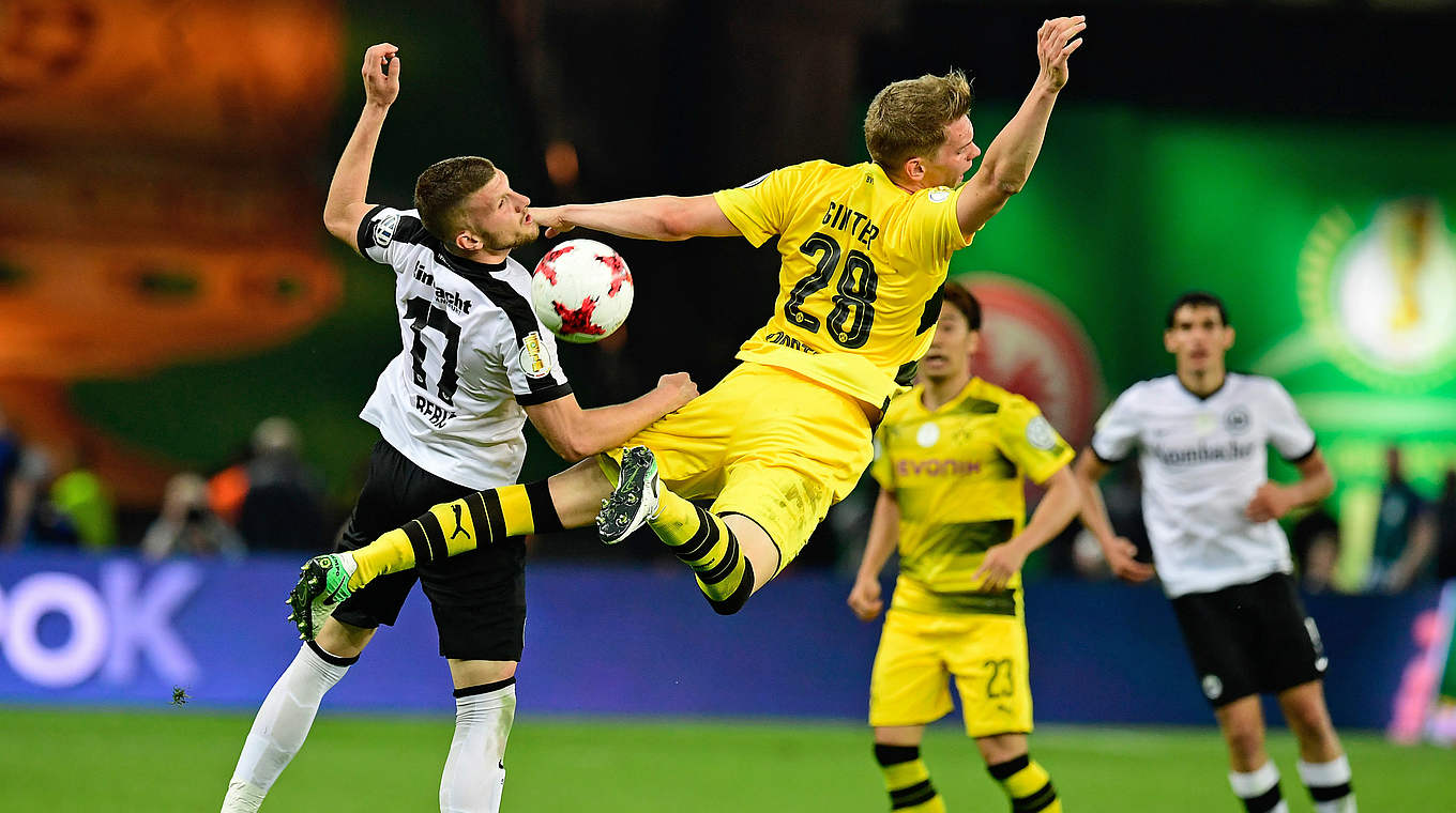 Nicht durchgängig Überflieger: "Die Bundesliga war in dieser Saison ein Auf und Ab" © AFP/Getty Images