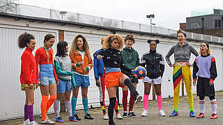 Initiative der UEFA: #WePlayStrong für Mädchen und Frauen © UEFA