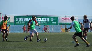 Bildungsreise unter Spaniens Sonne: Jetzt als Fußballheld bewerben oder jemanden vorschlagen © KOMM MIT