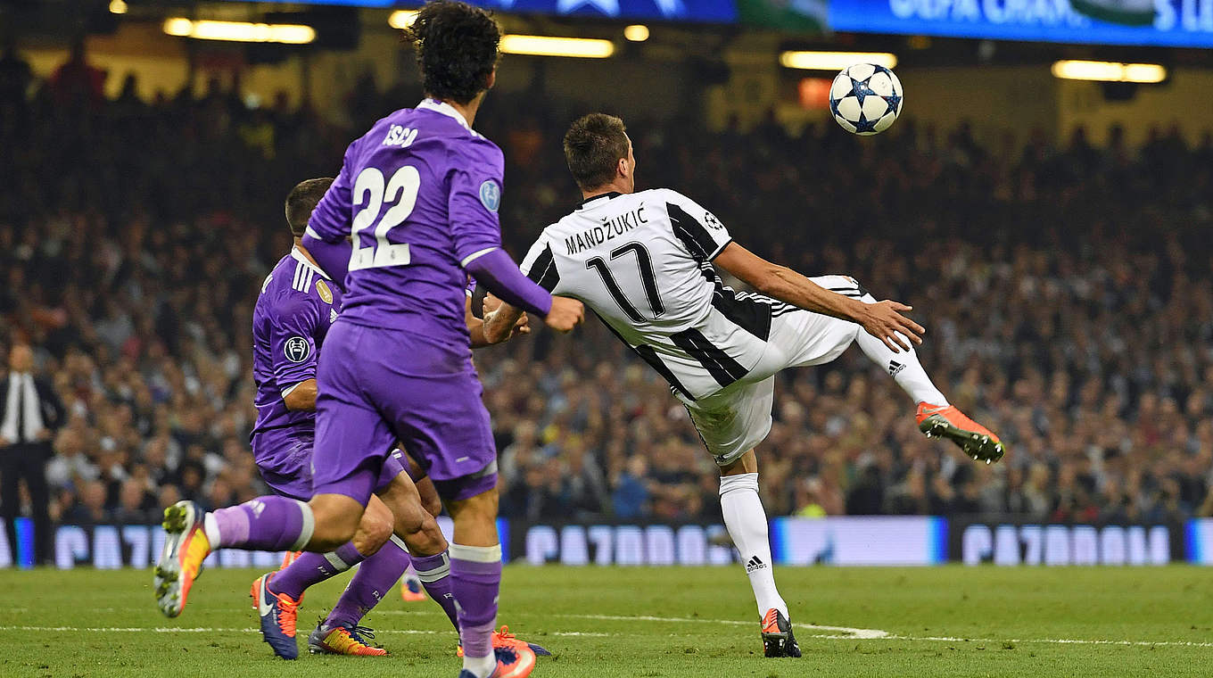 Mandzukic got Juventus on level terms with an extraordinary overhead kick.  © Getty Images