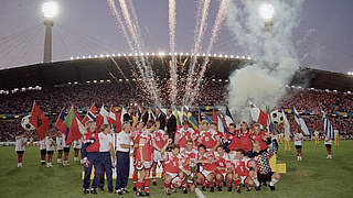 Überraschender Triumph: Außenseiter Dänemark schlägt Deutschland im EM-Finale   © 1992 Getty Images