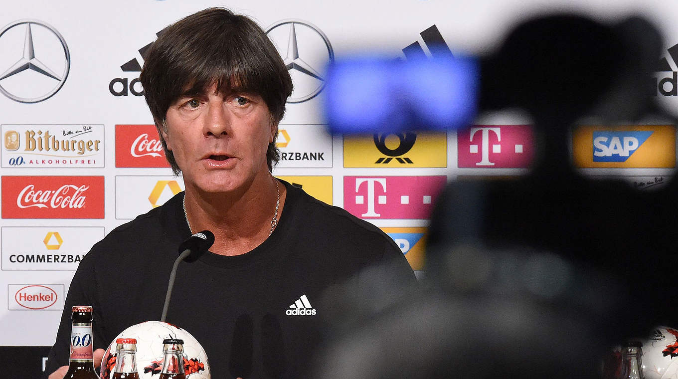 Joachim Löw: "Sandro Wagner will start against San Marino" © GES/Markus Gilliar