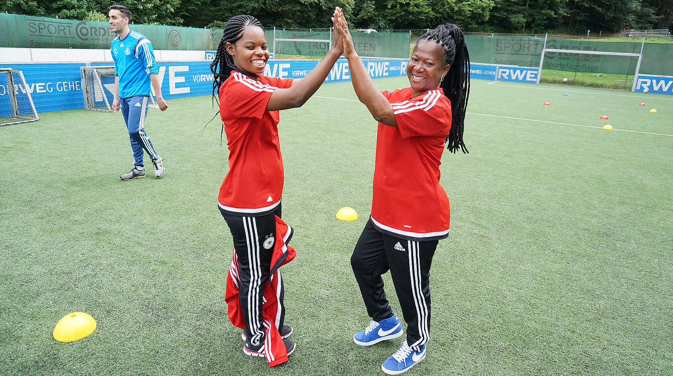 Fördern weltweit junge Menschen durch Sport: der  DFB und das BMZ © GIZ