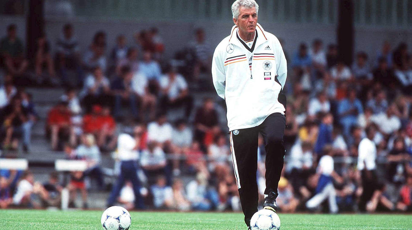 Von 1998 bis 2000 Bundestrainer: Erich Ribbeck wird der Nachfolger von Berti Vogts © Bongarts