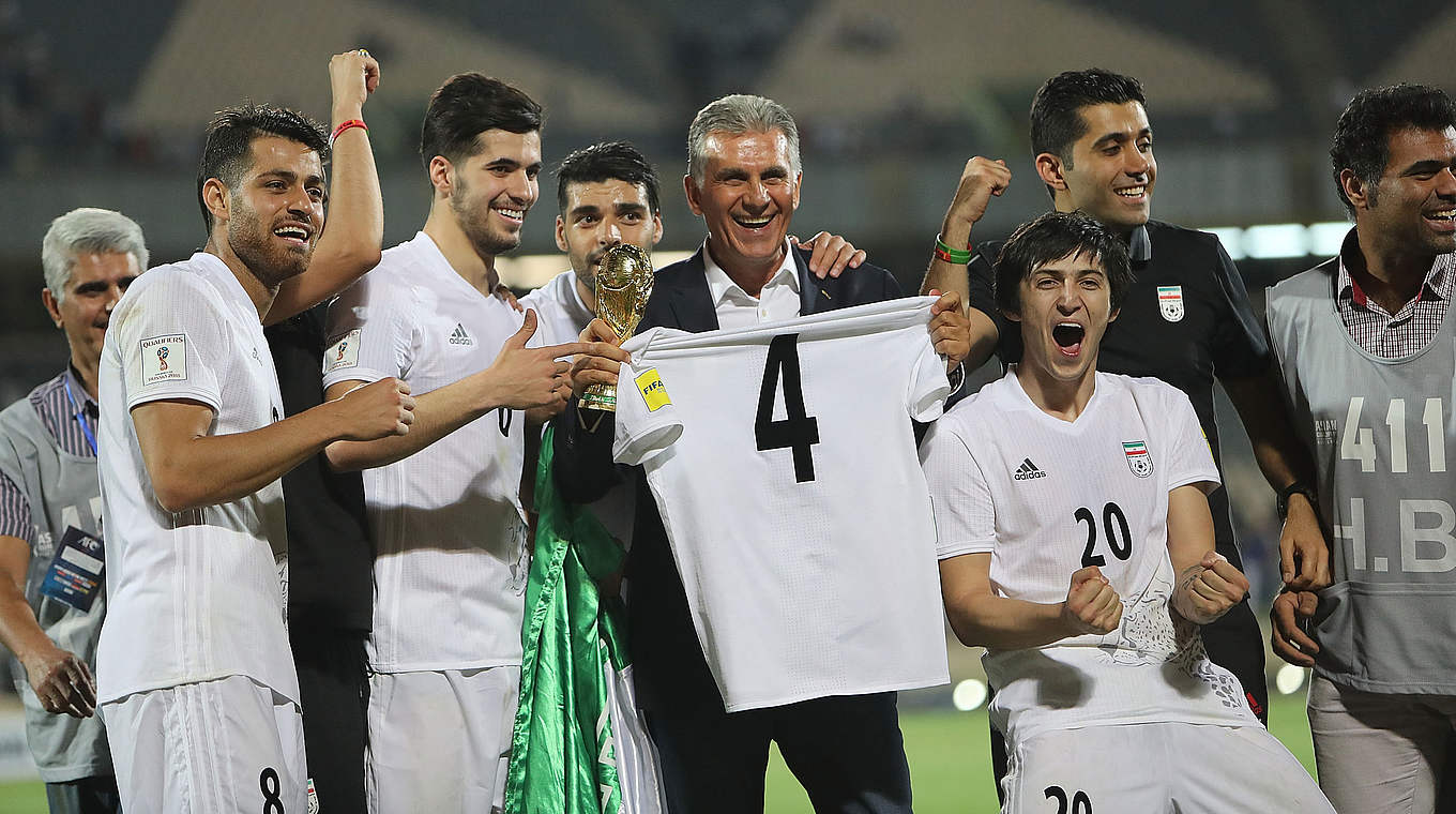 Führt den Iran zu seiner fünften WM-Teilnahme: Trainer Carols Quieroz (M.) © 2017 Getty Images